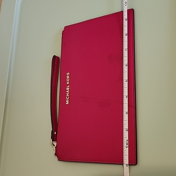 MICHAEL Michael Kors large zip clutch leather in fuschia - Picture 4 of 6